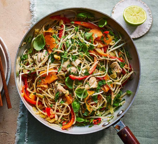 Healthy chicken pad Thai recipe 