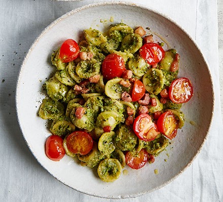 Broccoli pesto & pancetta pasta recipe 