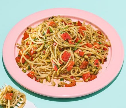 Pepper & lemon spaghetti with basil & pine nuts recipe