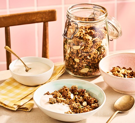 Healthy homemade granola recipe 