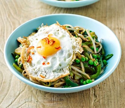 Miso noodles with fried eggs recipe