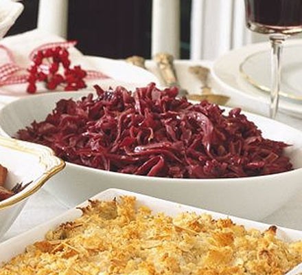 Braised red cabbage with cider & apples recipe 