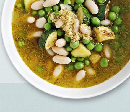 Courgette, pea & pesto soup recipe