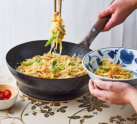 Easy Singapore noodles (chow mein) recipe 