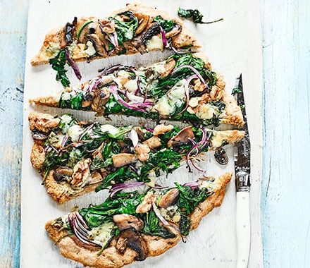 Spinach & blue cheese pizza recipe