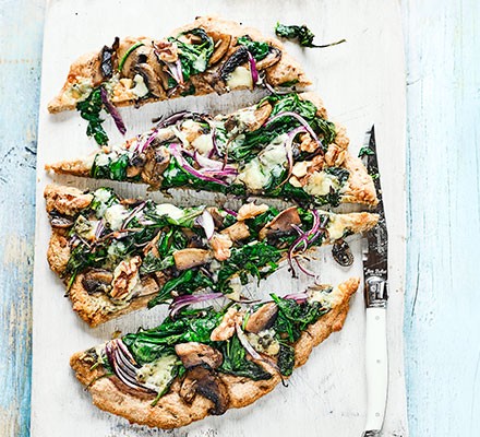 Spinach & blue cheese pizza recipe 