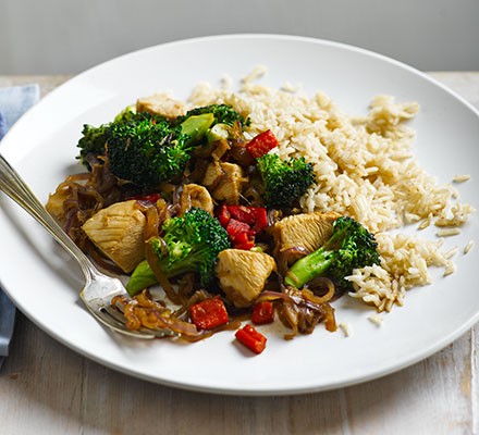 Stir-fried chicken with broccoli & brown rice recipe 