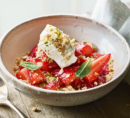 Sugar-cured strawberries & white chocolate crumble recipe 