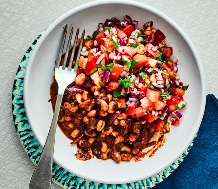 Black-eyed bean mole with salsa recipe