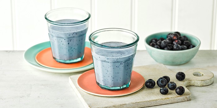 Blueberry & banana power smoothie in two glasses