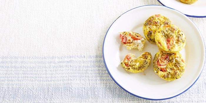 Pesto egg muffin bites