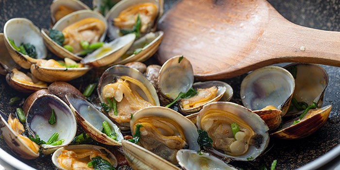 Cooking clams