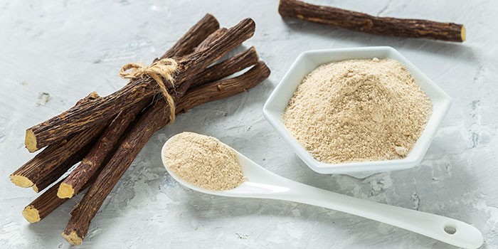 Liquorice root and powder