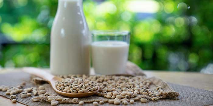 Soya beans and soya milk