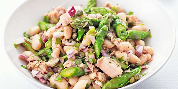 Tuna, asparagus & white bean salad