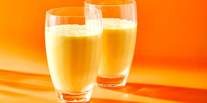 Kefir breakfast smoothie in two glasses