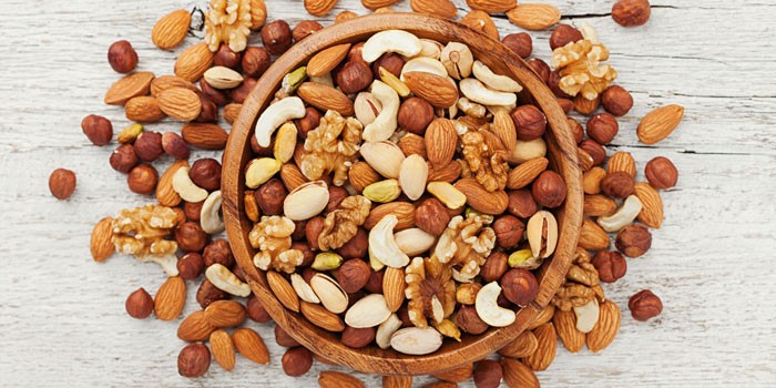 nuts-vitamin-e-article-700-350-4a7bd0f