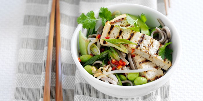 Soba noodle salad with veg and grilled tofu