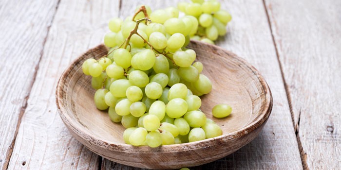 Green grapes in a bowl