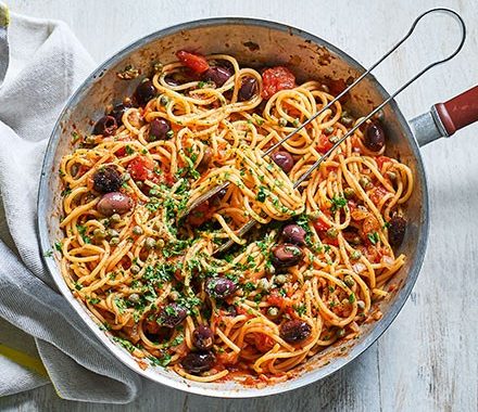Spaghetti puttanesca recipe