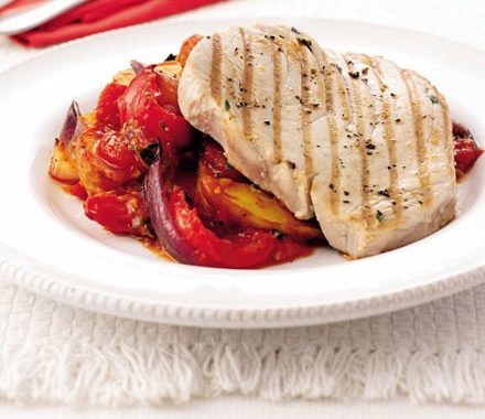 Tuna with peppery tomatoes & potatoes recipe