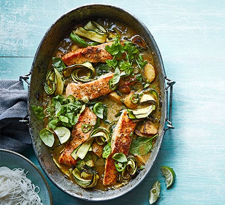 One-pan Thai green salmon recipe 
