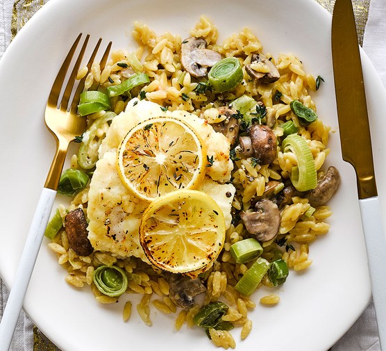 Baked cod with creamy mushroom & leek orzo 
