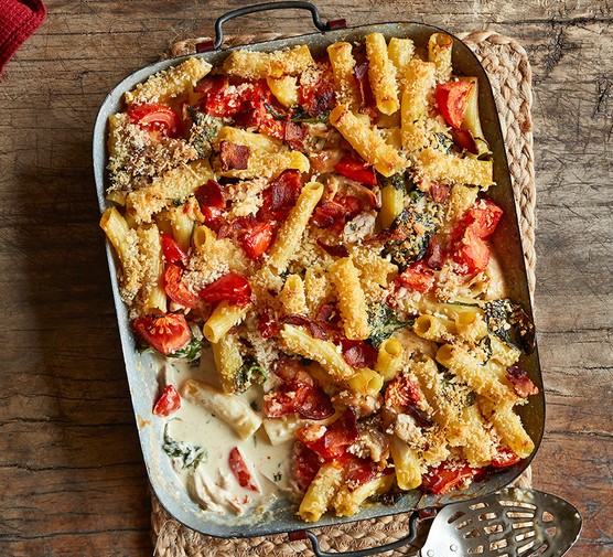 Chicken, spinach & bacon alfredo pasta bake recipe 