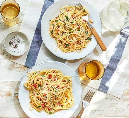 Amalfi lemon, chilli & anchovy spaghetti recipe 