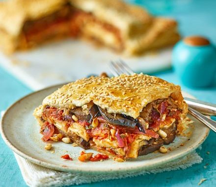Aubergine, tomato & halloumi pie recipe