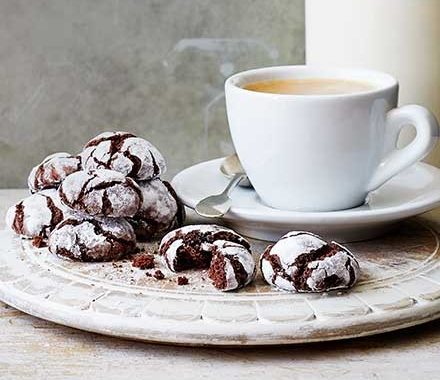 Chocolate fudge crinkle biscuits recipe