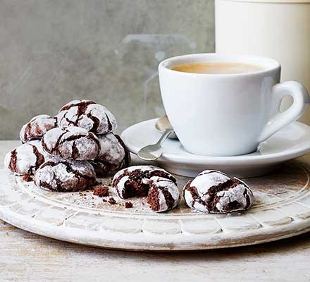 Chocolate fudge crinkle biscuits recipe 
