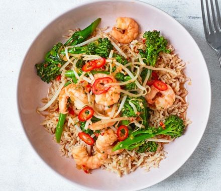Ginger, sesame and chilli prawn & broccoli stir-fry recipe