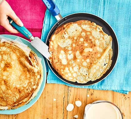 Easy crêpes recipe 