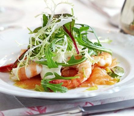 Smoked salmon with prawns, horseradish cream & lime vinaigrette recipe
