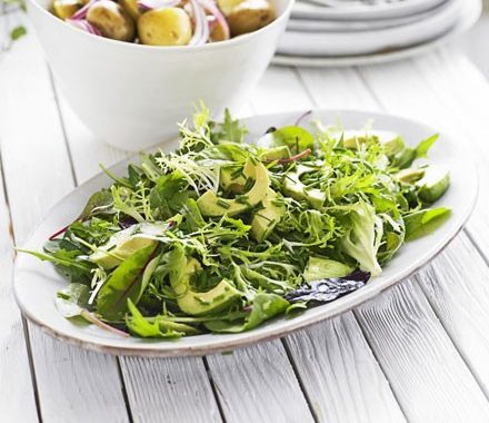 Green salad with avocado recipe