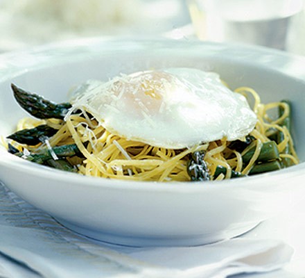 Linguine with asparagus & egg recipe 
