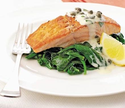 Salmon & spinach with tartare cream recipe