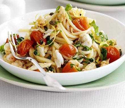 Spaghetti with crab, cherry tomatoes & basil recipe