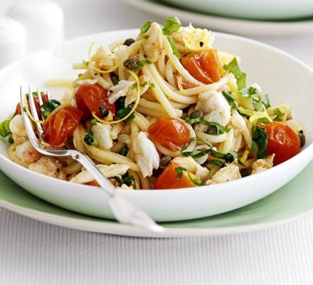 Spaghetti with crab, cherry tomatoes & basil recipe 