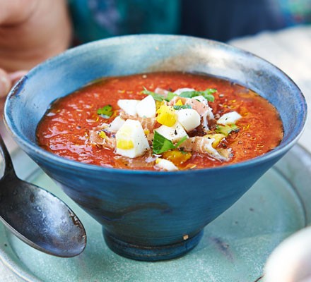 Salmorejo – Rustic tomato soup with olive oil & bread recipe 