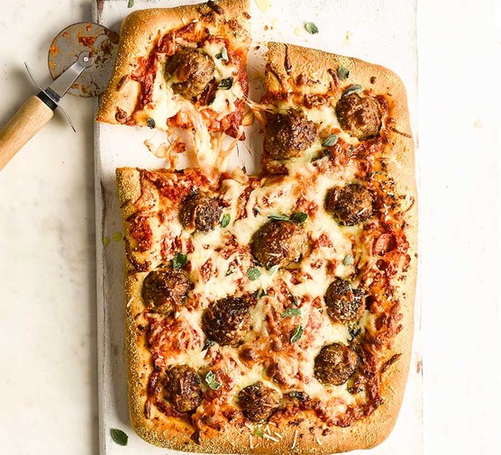 Deep-dish meatball marinara pizza recipe 