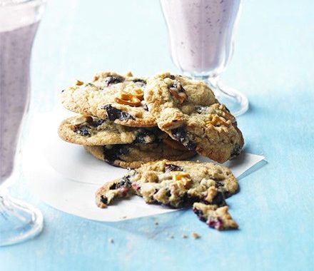 Blueberry & pretzel cookies recipe