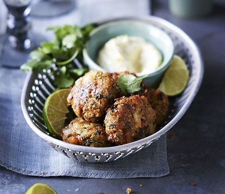 Spiced crab cakes with lemon & lime aïoli recipe