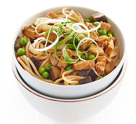Gingered tofu, aubergine & pea noodles recipe 