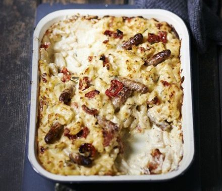 Cheese & tomato macaroni with chipolatas recipe