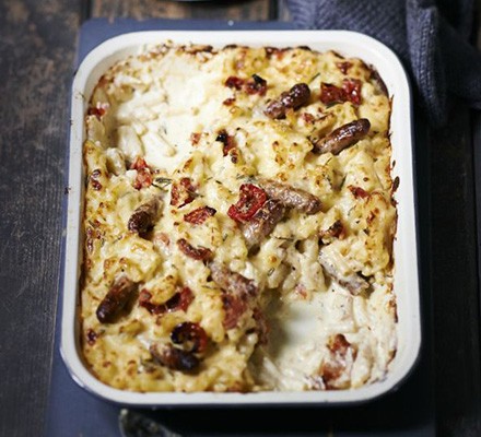 Cheese & tomato macaroni with chipolatas recipe 