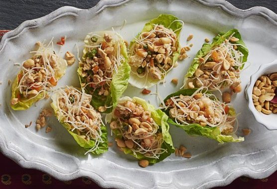 Minced chicken & prawn lettuce parcels recipe