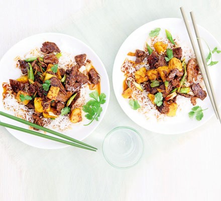 Pineapple, beef & ginger stir-fry recipe 