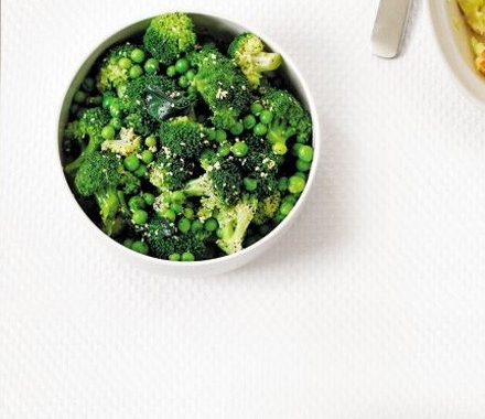 Broccoli & peas with sesame seeds, soy & honey recipe